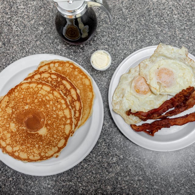 Pancakes, 2 Eggs & Meat Platter.